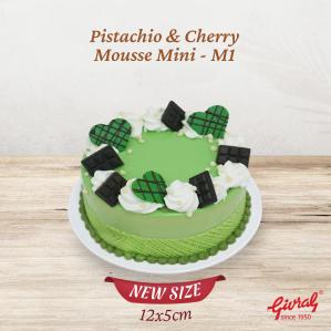 Pistachio & Cherry Mousse Mini - M1